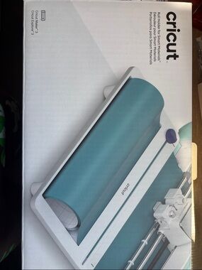 Cricut Teal and White Roll Holder for Smart Materials